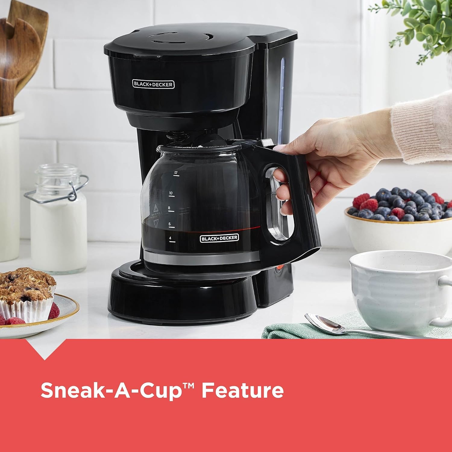 BLACK+DECKER 12-Cup Coffee Maker with Easy On/Off Switch, Easy Pour, Non-Drip Carafe with Removable Filter Basket, Vortex Technology, Black - Image 6